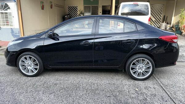 TOYOTA YARIS 2019 - MANUAL - Image 6